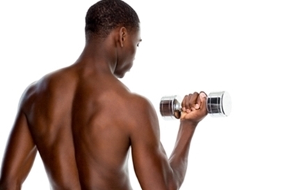 근육운동하는 남성
