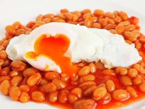 단백질이 풍부한 달걀과 콩