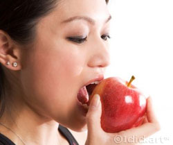 사과먹는여자