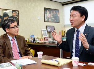 김철관 회장과 박창식 의원