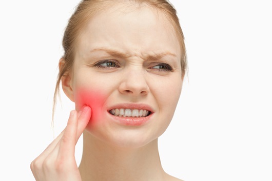 치과 잇몸치료로 치주질환 '치은염, 치주염'을 예방해요