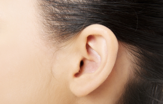 [1분 Q&A] 귀 주변에 여드름이 생기는 원인은?