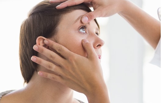 흔하지만 잘 알려지지 않은 ‘눈꺼풀 염증’ 치료법은?