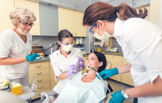 치과, 아프지 않은 디지털 무통마취로 충치치료