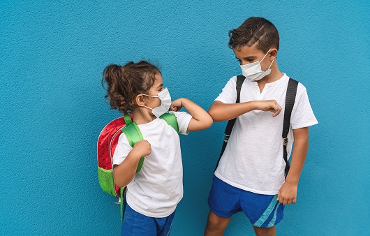 마스크 착용이 아이의 정서 발달에 영향을 미칠까?
