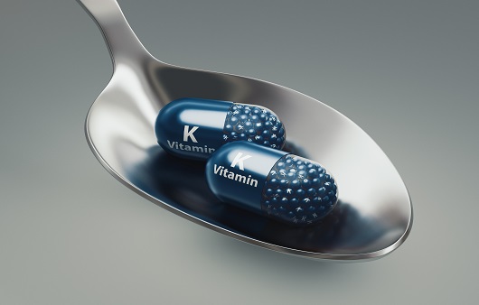 비타민 k를 많이 섭취할수록 동맥경화와 동맥경화로 인한 심혈관 질환 예방에 도움이 된다