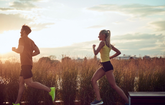 달리기와 같은 운동을 규칙적으로 하면 몸에 활력이 생긴다