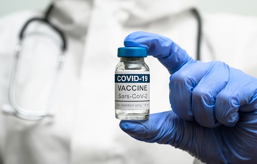 미국 질병통제예방센터(cdc)는 코로나 백신이 면역체계가 손상된 사람들에게도 안전하다고 말한다