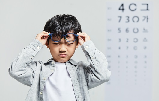 코로나19, 어린이 ‘눈 건강’에도 영향