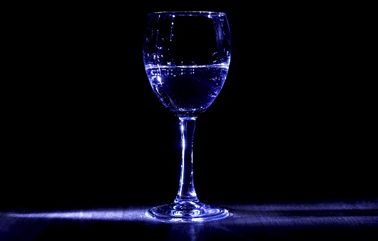 [위험한 유혹] 그 파란색 술 마시지 마세요! 데이트 성범죄 약물 ‘로히프놀’