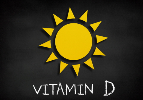 최근 비타민 D가 코로나19 발병 위험 및 중증도를 악화시킨다는 연구 결과가 발표되면서 비타민 D에 대한 관심이 높아지고 있다