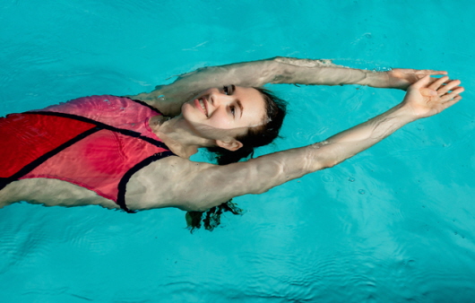 수영은 관절의 무리를 최소화하면서 할 수 있는 대표적인 운동이다