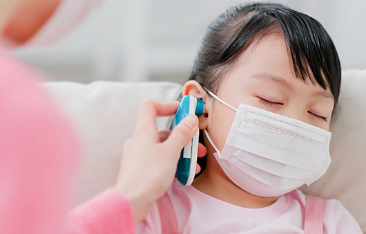 아이가 고열과 기침, 인후통에 시달릴 경우 폐렴 가능성을 의심해야 한다｜출처: 클립아트코리아
