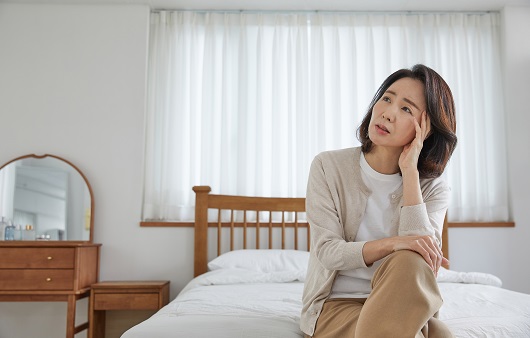 중년 여성, 이유 없이 자꾸만 간수치가 높게 나온다면?...이 질환 의심해야