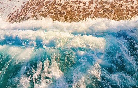 육지에서 바다쪽으로 치는 이안류는 해양 사고를 일으키는 대표적인 원인이다｜출처: 게티이미지뱅크