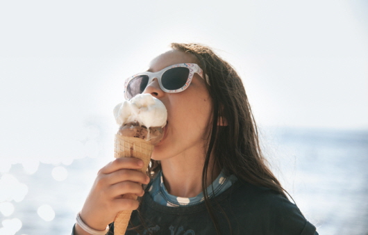 아이스크림 먹고도 식중독에 걸릴 수 있다? 저온에서도 살아남는 ‘이 세균’ 조심해야