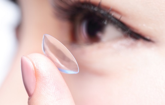 콘택트렌즈 착용이 전신 건강에 악영향을 미칠 수 있다는 연구 결과가 나왔다｜출처: 게티이미지뱅크