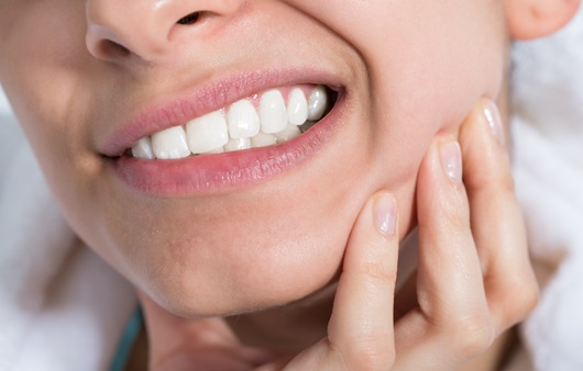 치아가 아프면 충치 발병을 의심하는 경우가 많다｜출처: 클립아트코리아