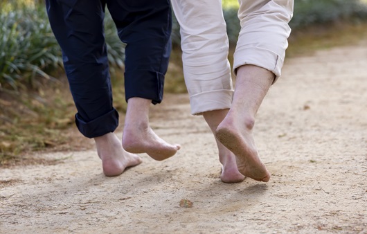 걷기 운동이 허리 통증을 확연하게 줄여줄 수 있다는 연구 결과가 나왔다ㅣ출처: 클립아트코리아