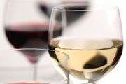 하루 와인 한 잔, 유방암 위험 5% 높여