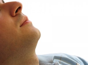 초음파를 이용한 남성 턱 지방흡입 치료